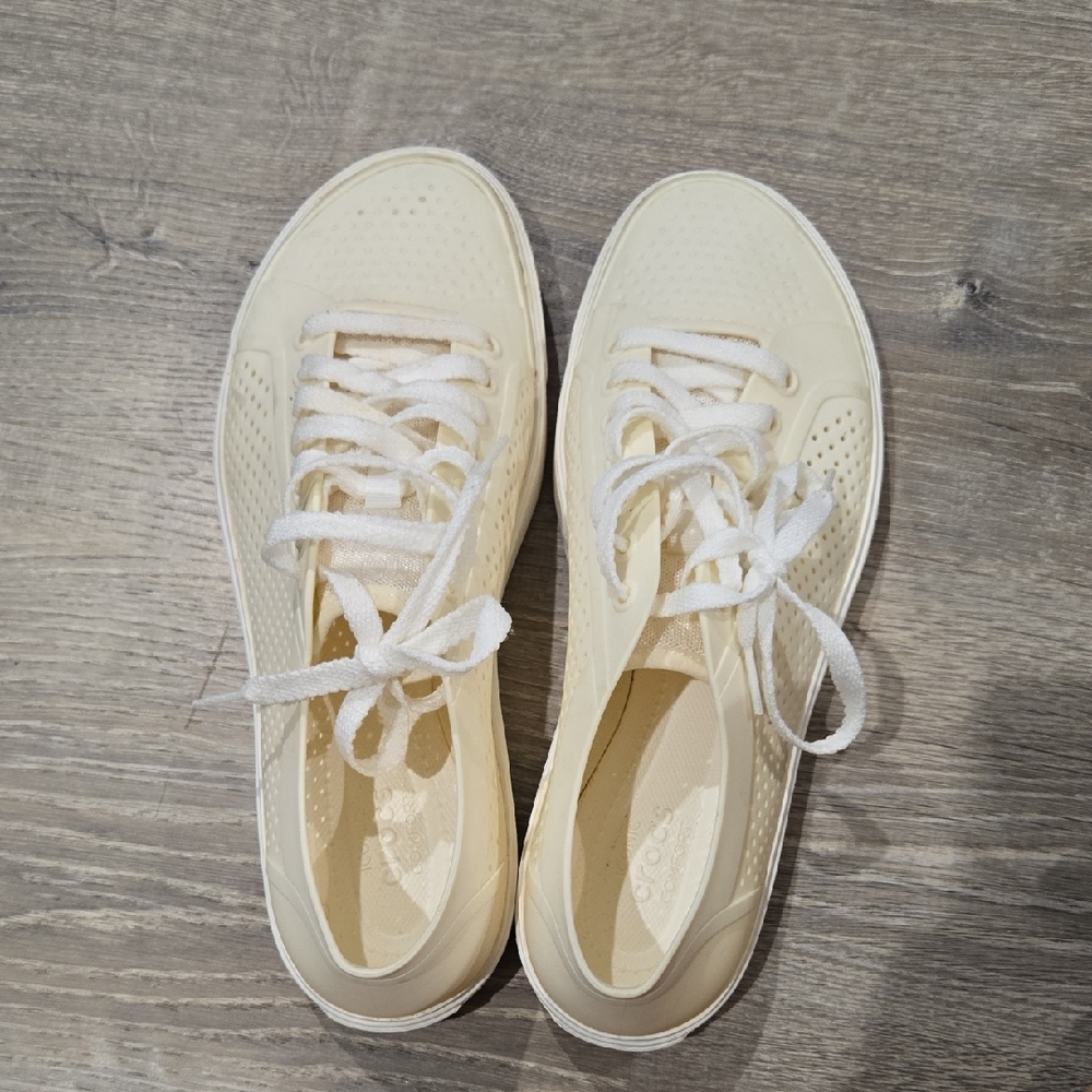 CROCS Cream Sneakers Classic Casual Design